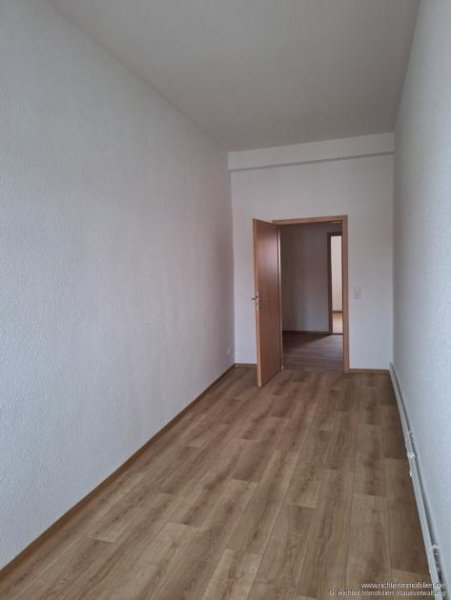 Freiberg Frisch renoviert und außergewöhnlich: 6-Zimmer-Wohnung mit Einbauküche am Obermarkt / Freiberg Wohnung mieten