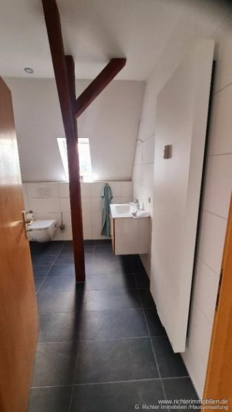 Freiberg Geräumige 2-Zimmer-Dachgeschosswohnung mit Einbauküche Wohnung mieten