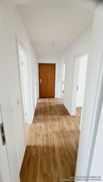 Weißenborn (Landkreis Mittelsachsen) 4-Zimmer-Erdgeschosswohnung in Weißenborn Wohnung mieten