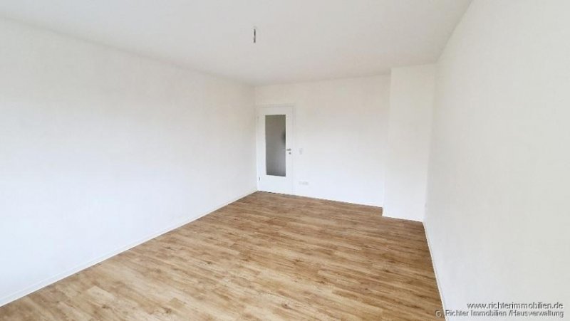 Weißenborn (Landkreis Mittelsachsen) 4-Zimmer-Erdgeschosswohnung in Weißenborn Wohnung mieten