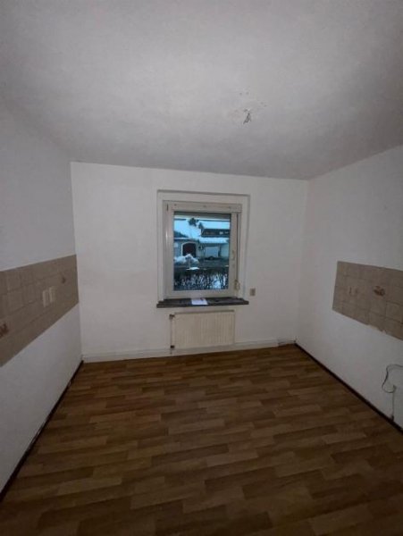 Brand-Erbisdorf Kompakte 3-Zimmer mit Laminat, SP und Wannenbad in guter Lage Wohnung mieten