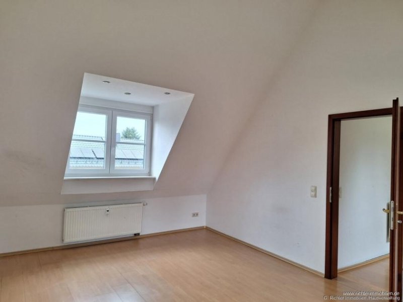 Hirschfeld (Landkreis Mittelsachsen) 2-Zimmer-Wohnung mit Einbauküche in ruhige Wohnlage in einem Dreiseitenhof in Hirschfeld (Reinsberg) Wohnung mieten