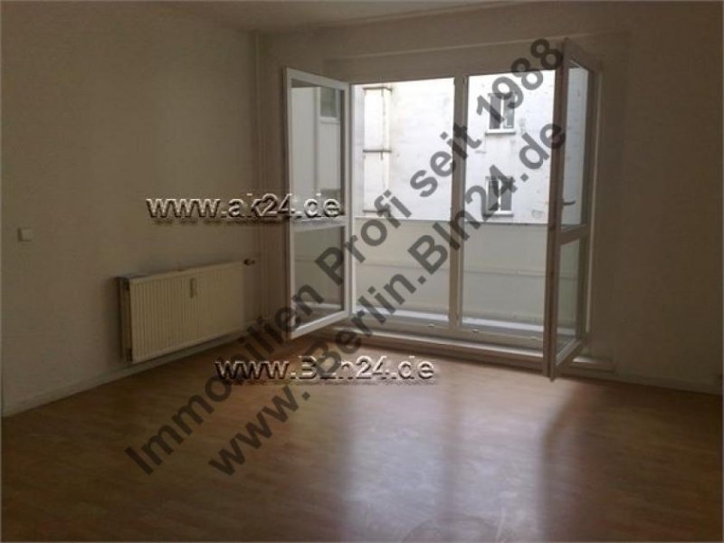 Berlin Bezug nach Sanierung ruhig schlafen zum Innenhof Wohnung mieten