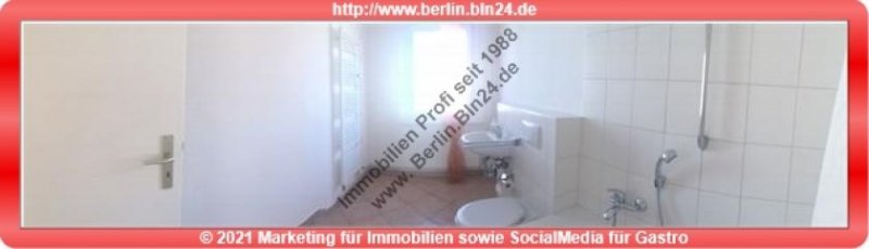 Berlin Wohnzimmer mit Balkon Südseite -2er WG geeignet Wohnung mieten