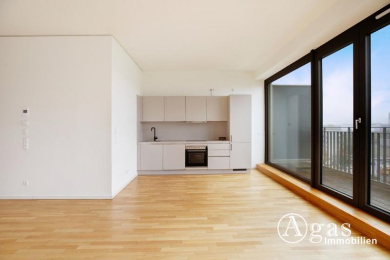 Berlin Dachgeschoss! Luxuriöse 3 Zimmer Wohnung mit ca. 88m², EBK und Skyline-View in Mitte Wohnung mieten