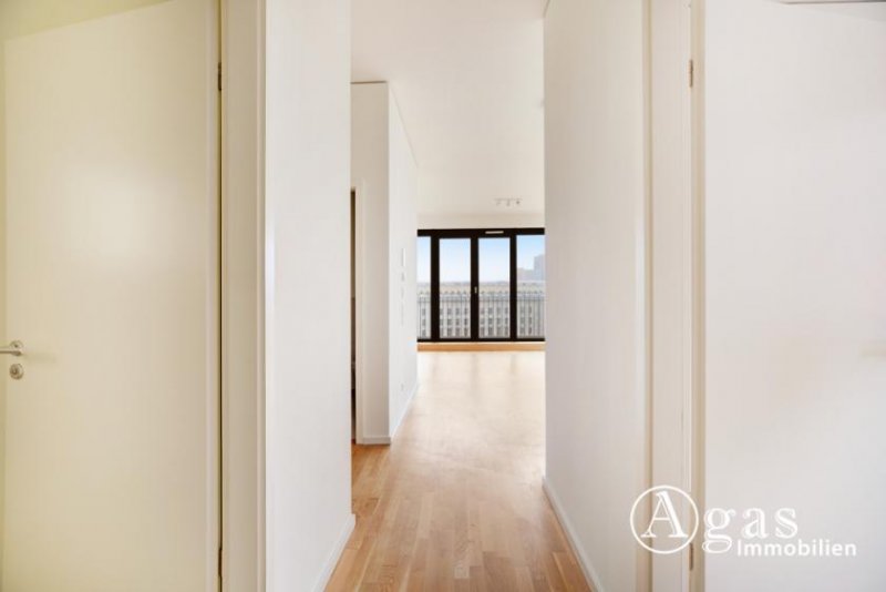 Berlin Dachgeschoss! Luxuriöse 3 Zimmer Wohnung mit ca. 88m², EBK und Skyline-View in Mitte Wohnung mieten
