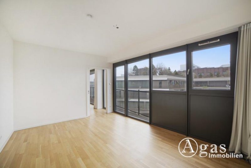 Berlin DACHGESCHOSS mit Weitblick! 2 Zimmer Wohnung mit ca. 62 m², EBK und Privat-Gym in Berlin-Mitte! Wohnung mieten
