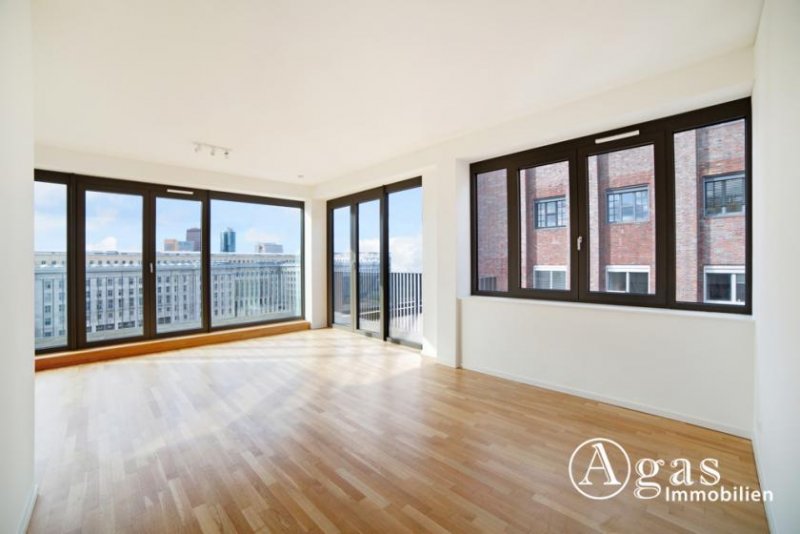 Berlin Helle 3 Zimmer Dachgeschosswohnung mit ca. 88m², EBK, Fußbodenheizung und Balkon in Berlin-Mitte Wohnung mieten