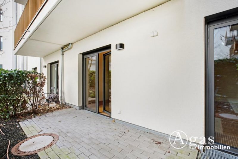 Berlin Hochwertig ausgestattete 2 Zimmer
Erdgeschosswohnung mit ca. 49m2, EBK und
Terrasse in Berlin-Mitte! Wohnung mieten