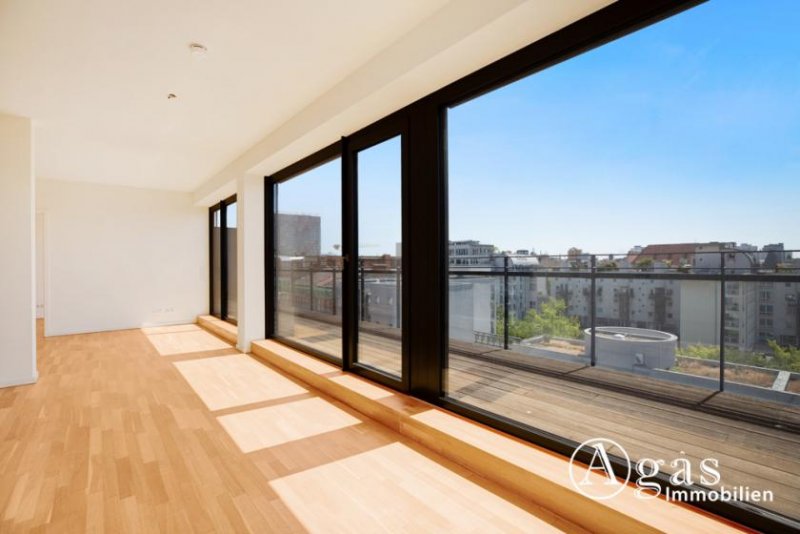 Berlin Lichtdurchflutete 2 Zimmer Wohnung mit ca. 67m², EBK und großem Balkon in Berlin-Mitte! Wohnung mieten