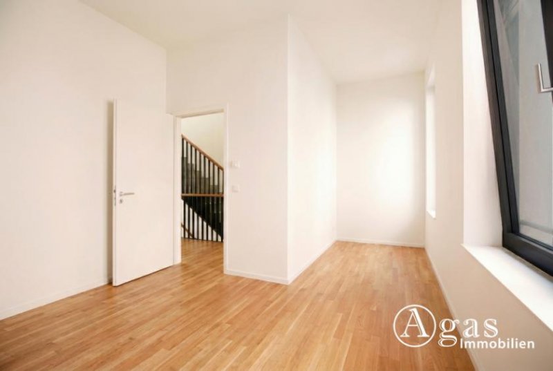 Berlin Privat und Luxuriös! Townhouse mit 5 Zimmern, Privatgarage und Dachterrasse im Herzen von Mitte! Wohnung mieten