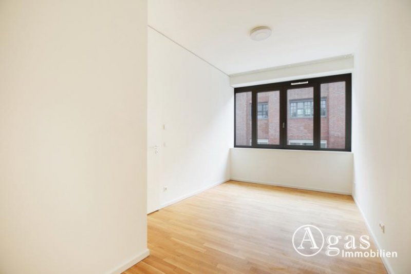 Berlin Spektakuläre 3 Zimmer DG-Wohnung mit ca. 88m², EBK, Fußbodenheizung und Balkon in Berlin-Mitte Wohnung mieten