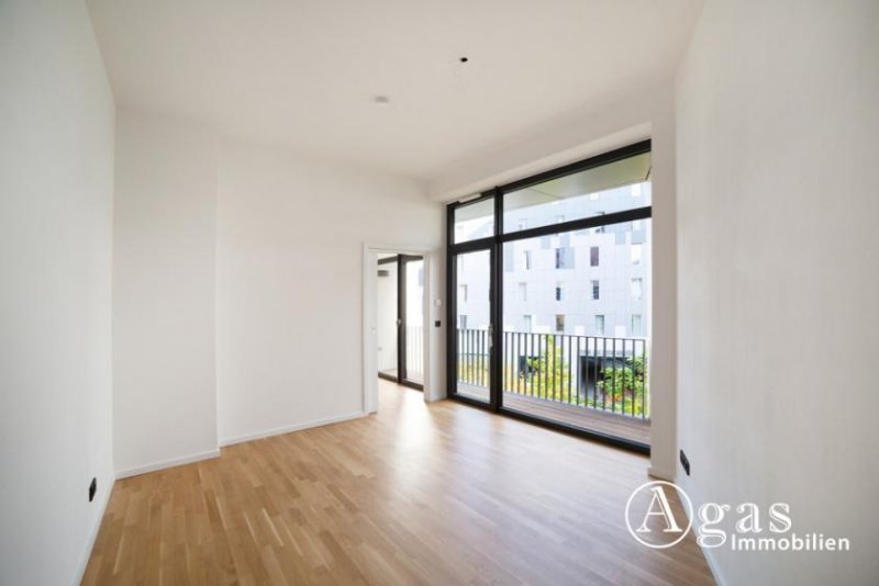 Berlin TEILGEWERBLICH MÖGLICH! Luxuriöses Townhouse mit 5 Zimmern und Dachterrasse auf über 300m² in Mitte! Wohnung mieten