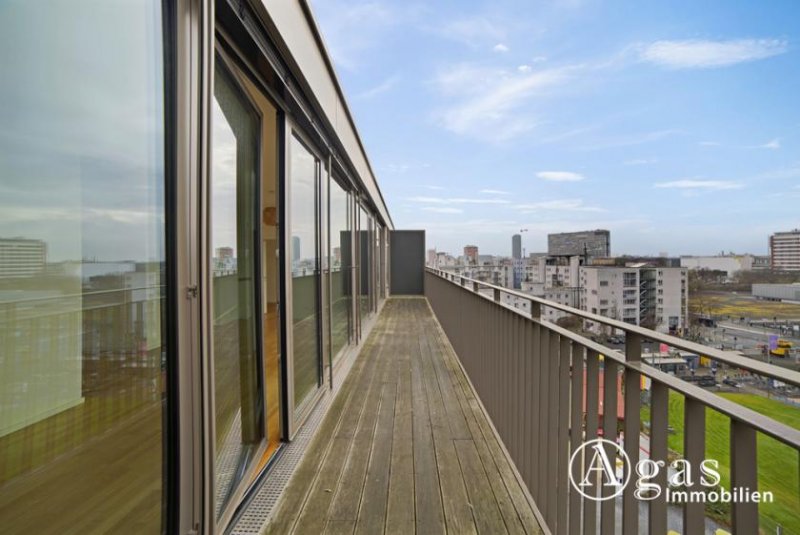 Berlin Wunderschöne 2 Zimmer Dachgeschosswohnung mit ca. 77m², EBK und Riesen-Balkon in Berlin-Mitte Wohnung mieten