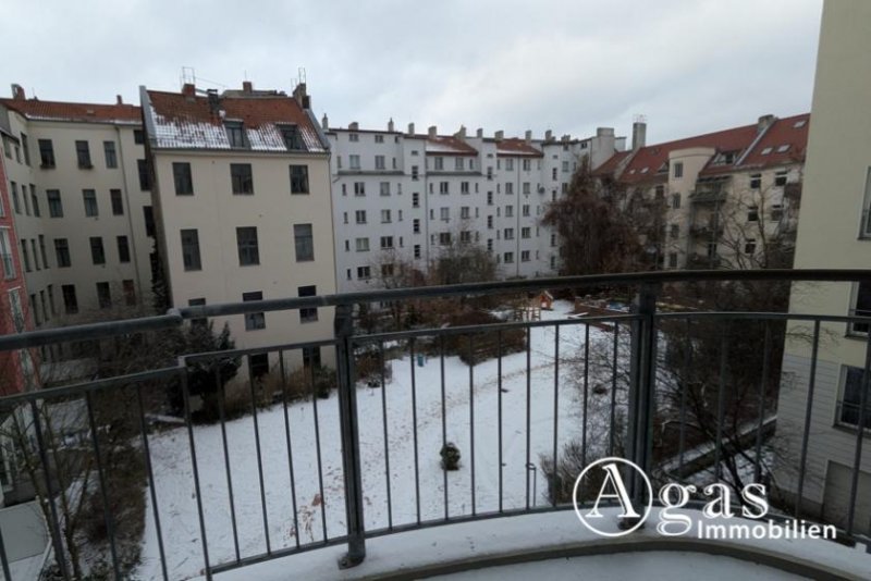 Berlin möblierte und ruhige 2-Zimmer-Wohnung mit Balkon am Alex Wohnung mieten