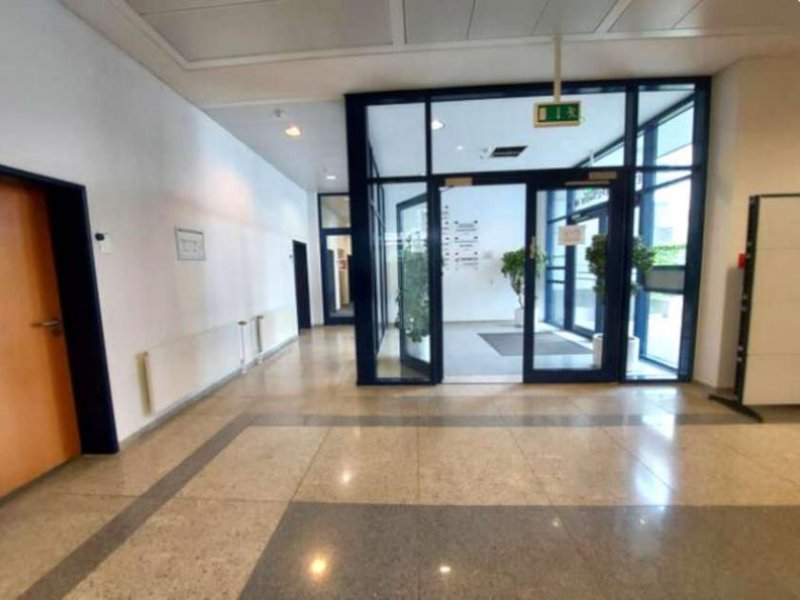 Berlin Prov.-frei: Helles 3 Raumbüro am Ringcenter Gewerbe mieten