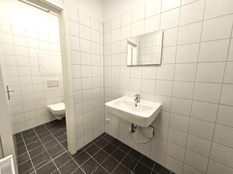 Berlin Prov.-frei: Ladenfläche an der B1 Gewerbe mieten