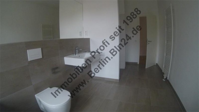 Berlin LUXUS pur -Wohnung zum traumhaften Erstbezug im Denkmal mit 2 Bädern sowie 2 Tiefgaragenplätzen Wohnung mieten