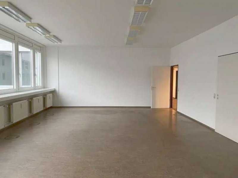 Berlin Prov.-frei: Attraktive helle Bürofläche Gewerbe mieten