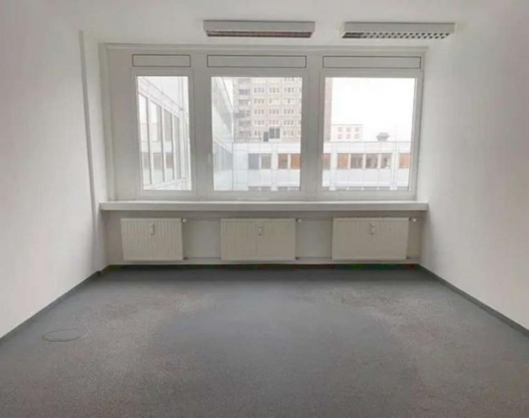 Berlin Prov.-frei: Verkerhrsgünstig gelegende Bürofläche Gewerbe mieten
