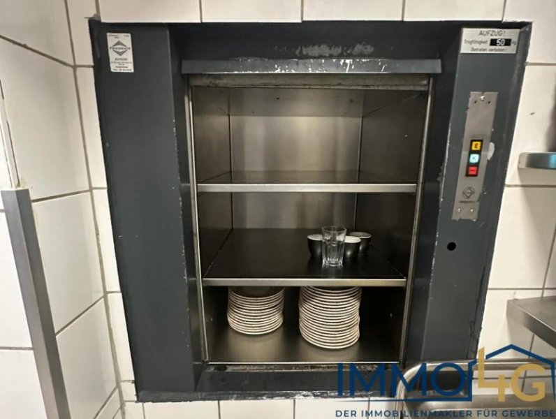 Berlin Modernes Restaurant mit großem Außenbereich am Mauerpark Gewerbe mieten