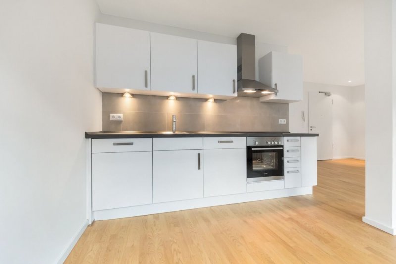 Berlin Sonniges 2-Zimmer-Apartment mit Balkon und Einbauküche Wohnung mieten