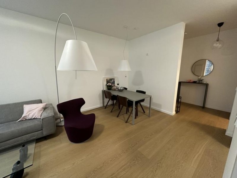 Berlin Wohnen auf Zeit:
möblierte 2-Zimmer-Wohnung am Los-Angeles-Platz
im stilvollen "the OYSTER" Wohnung mieten