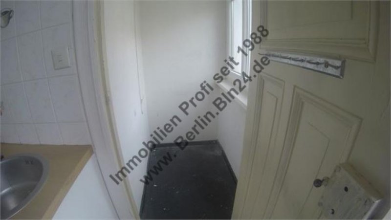 Berlin Mietwohnung -teilsaniert und günstig und ruhig in Tempelhof - Berlin Wohnung mieten