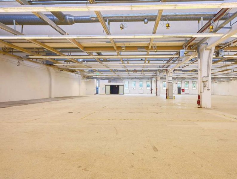 Berlin Prov.-frei: Ebenerdige Lagerfläche mit Büro Gewerbe mieten