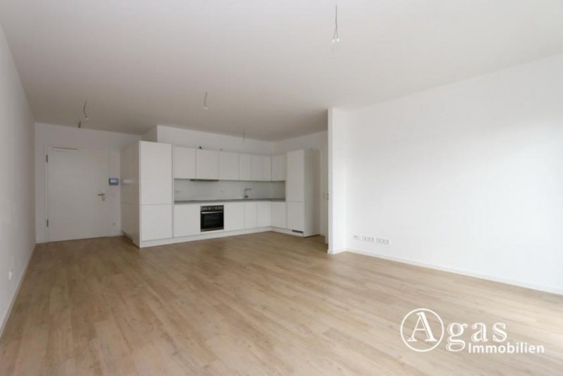 Schönefeld (Landkreis Dahme-Spreewald) 4-Zi.-Wohnung mit Balkon und TG-Stellplatz in Berlin Schönefeld Wohnung mieten