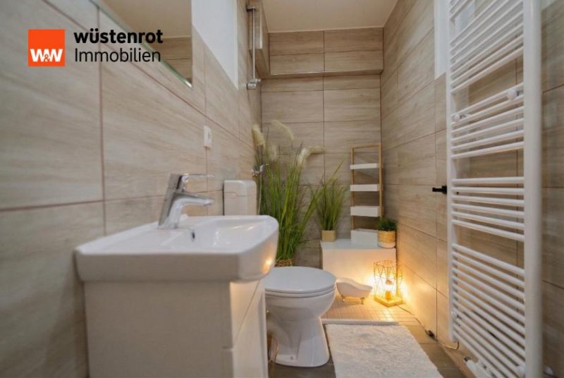 Berlin Gewerbeeinheit mit Empfang, zwei Räumen, Badezimmer, Küche als Kosmetikstudio, Praxis oder Büro Gewerbe mieten