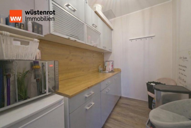 Berlin Gewerbeeinheit mit Empfang, zwei Räumen, Badezimmer, Küche als Kosmetikstudio, Praxis oder Büro Gewerbe mieten