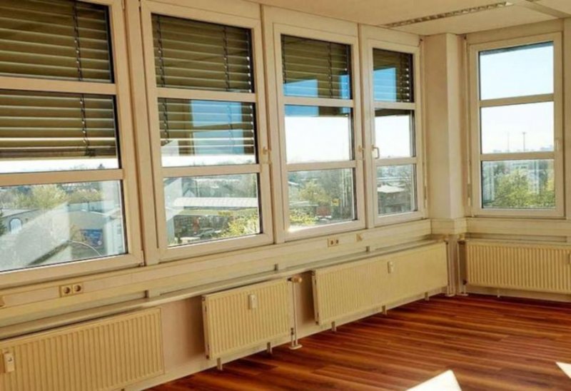 Berlin Prov.-frei: Große helle Büroetage Gewerbe mieten