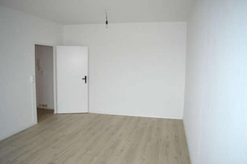 Berlin Modernisierte 1-Zimmerwohnung mit Herd Wohnung mieten