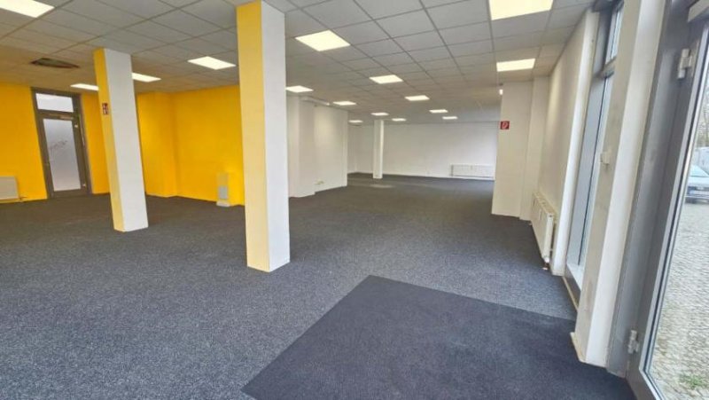 Berlin Prov.-frei: Gut sichtbar Ladenfläche Gewerbe mieten