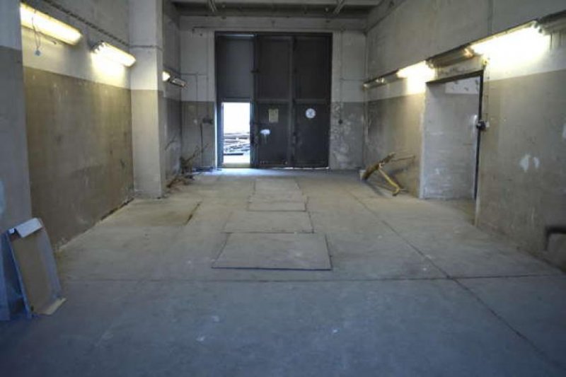 Berlin Prov.-frei: Werkstatt/Lager für Handwerker, mit großer Freifläche Gewerbe mieten