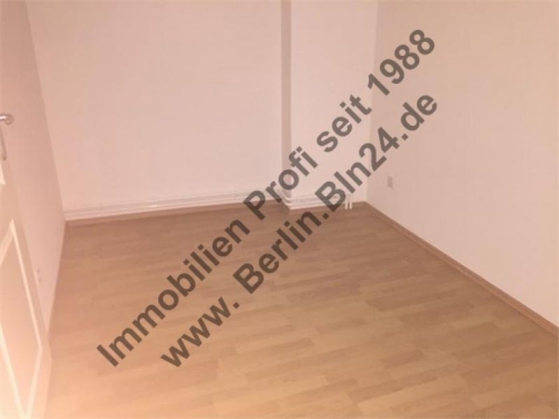 Berlin Dachgeschoss -Mietwohnung nach Sanierung Wohnung mieten