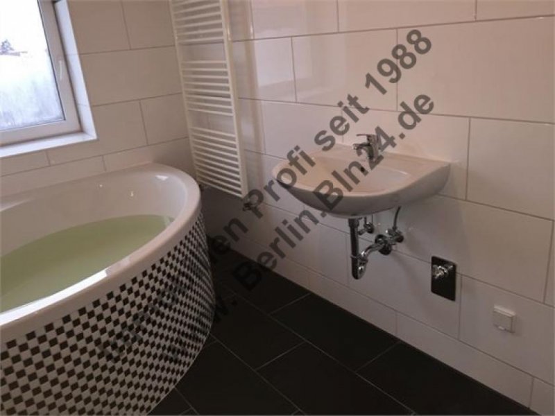 Berlin Dachgeschoss -Wohnung - Bruttokaltmiete Wohnung mieten