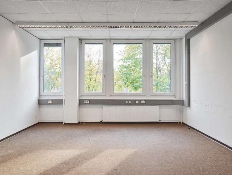 Berlin Prov.-frei: Gut geschnittene Büroetage Gewerbe mieten
