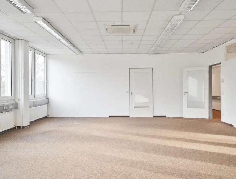 Berlin Prov.-frei: Gut geschnittene Büroetage Gewerbe mieten