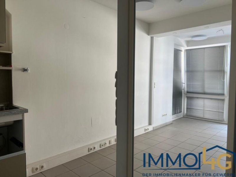 Berlin ZU VERMIETEN: Modernes Büro mit 2 Räumen und einer offenen Küche im Herzen von Alt-Tegel - Aufzug vorhanden Gewerbe mieten