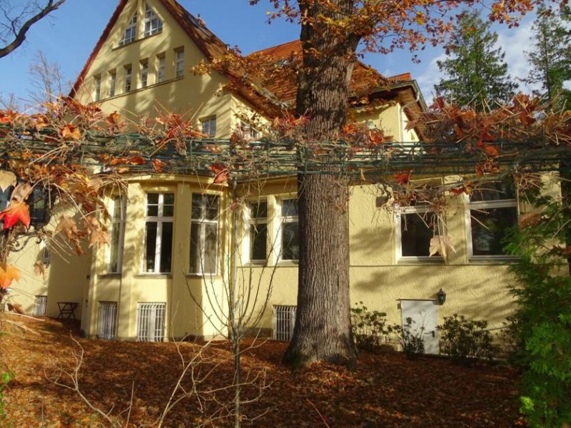 Berlin Möblierte 4 Zimmeraltbauwohnung 
auf zwei Etagen mit Stellplatz und Gartennutzung Wohnung mieten