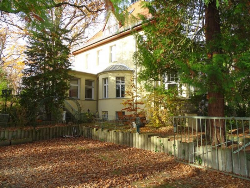 Berlin Möblierte 4 Zimmeraltbauwohnung 
auf zwei Etagen mit Stellplatz und Gartennutzung Wohnung mieten