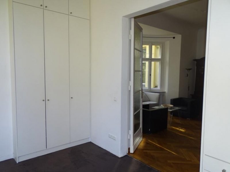 Berlin Möblierte 4 Zimmeraltbauwohnung 
auf zwei Etagen mit Stellplatz und Gartennutzung Wohnung mieten