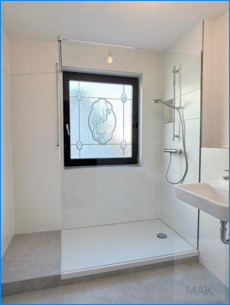 Stahnsdorf MAK Immobilien: Ruhiges Haus - Verkehrsgünstig - neu renoviert! Wohnung mieten