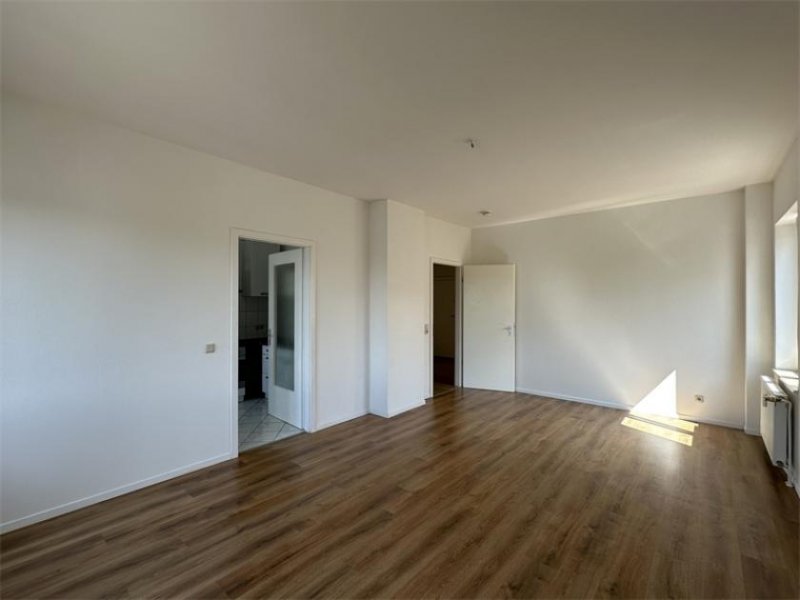 Brandenburg an der Havel 5-Zimmer, Küche und 2 Bäder... Wohnung mieten