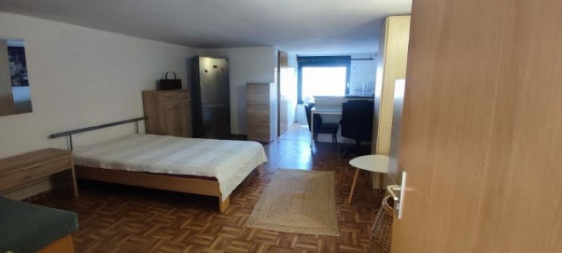 Brück Teilmöbliertes Zimmer mit Küche und DU-WC Wohnung mieten