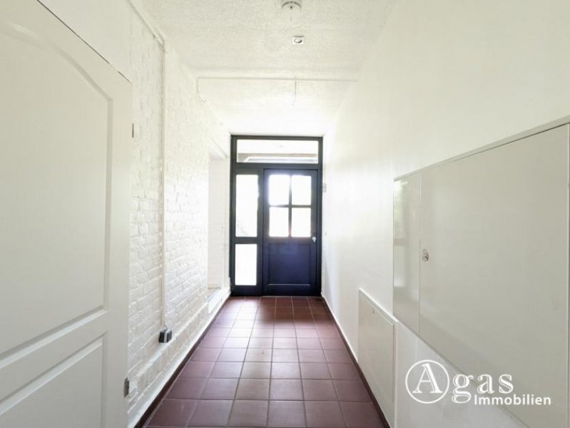 Ludwigsfelde Großzügige Wohnung mit Wintergarten, Kamin und ca. 300 m² Garten Wohnung mieten