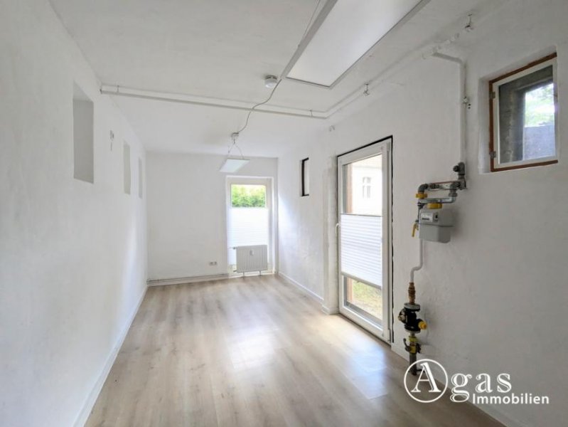 Ludwigsfelde Großzügige Wohnung mit Wintergarten, Kamin und ca. 300 m² Garten Wohnung mieten
