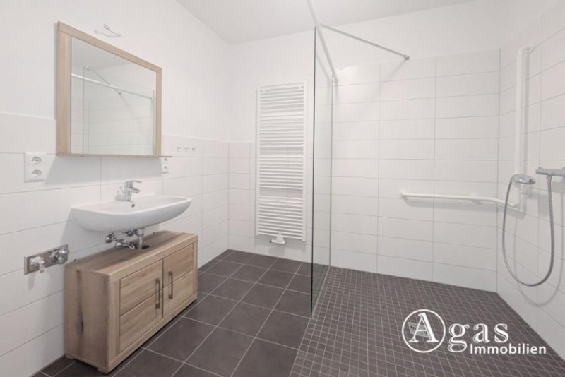 Schöneiche bei Berlin Barrierefrei - sofort einziehen! Helle, moderne 2-Zimmer-Wohnung mit Südbalkon in Schöneiche Wohnung mieten